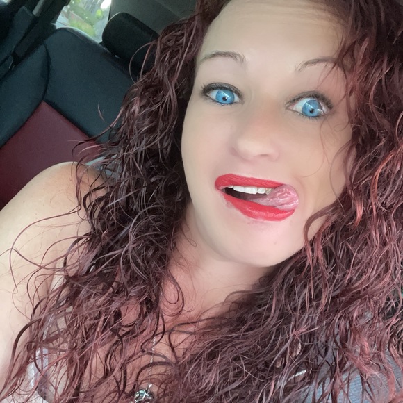 Meet your Posher, Rebecca - Picture 2 of 2